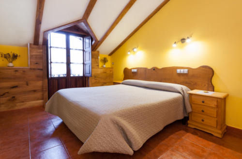 cama_matrimonio_casa_rural_castro_urdiales