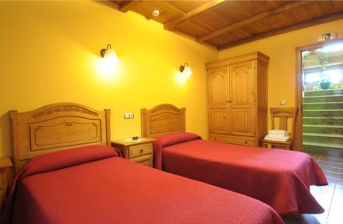 habitacion_dos_camas_castro_urdiales